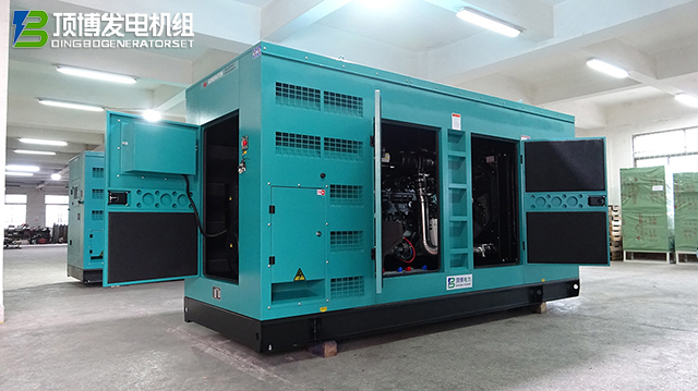 頂博柴油發(fā)電機組：企業(yè)工廠穩(wěn)定運行的堅實后盾，高效智能引領行業(yè)新篇章